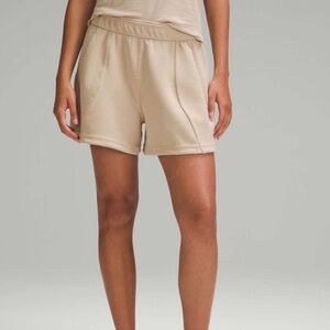 Lululemon embossed panel HR Shorts size XS